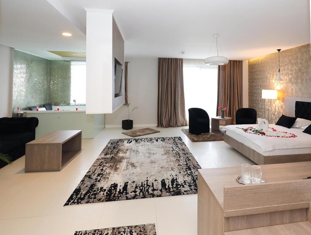 Meliss Events Hotell Craiova Exteriör bild