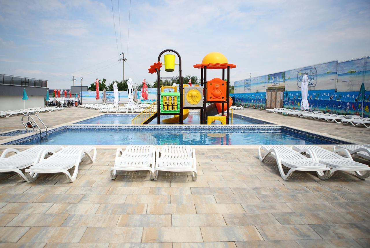 Meliss Events Hotell Craiova Exteriör bild