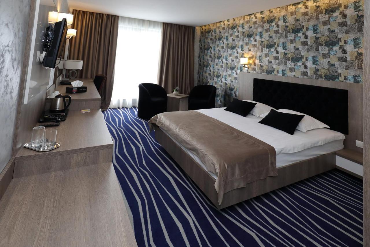Meliss Events Hotell Craiova Exteriör bild