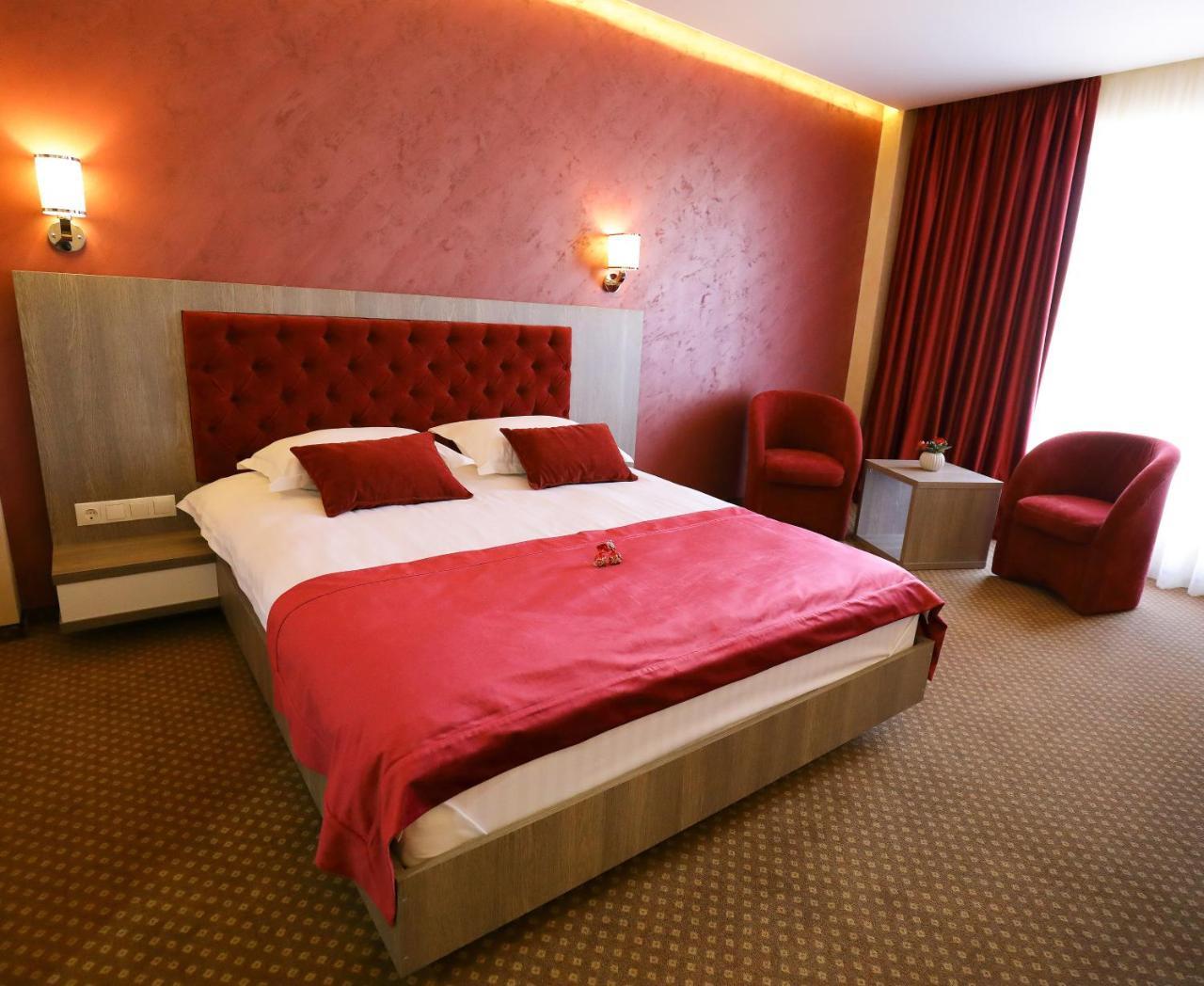 Meliss Events Hotell Craiova Exteriör bild