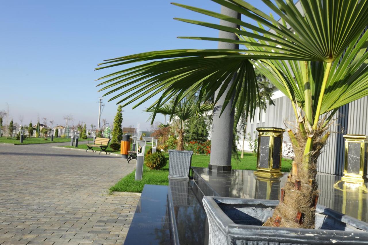 Meliss Events Hotell Craiova Exteriör bild