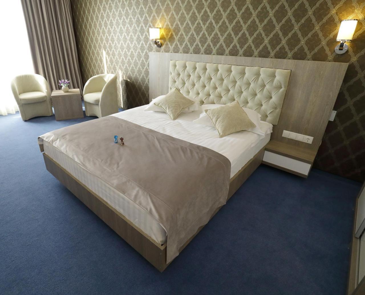Meliss Events Hotell Craiova Exteriör bild