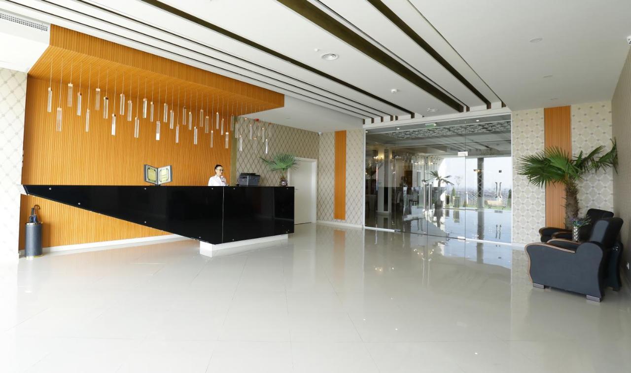 Meliss Events Hotell Craiova Exteriör bild