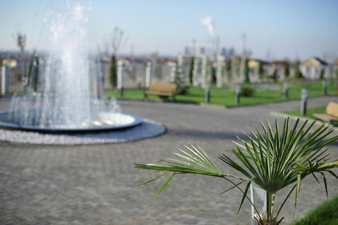 Meliss Events Hotell Craiova Exteriör bild