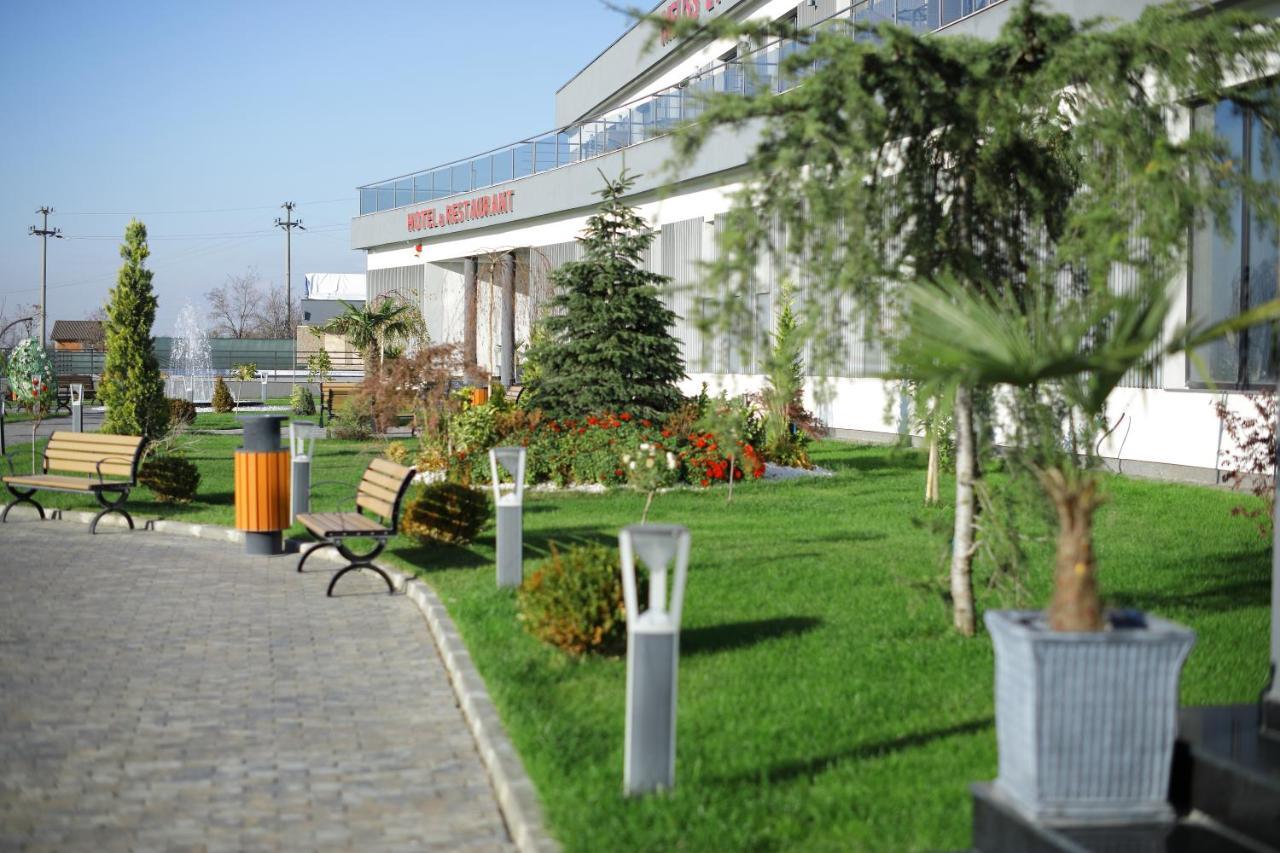 Meliss Events Hotell Craiova Exteriör bild