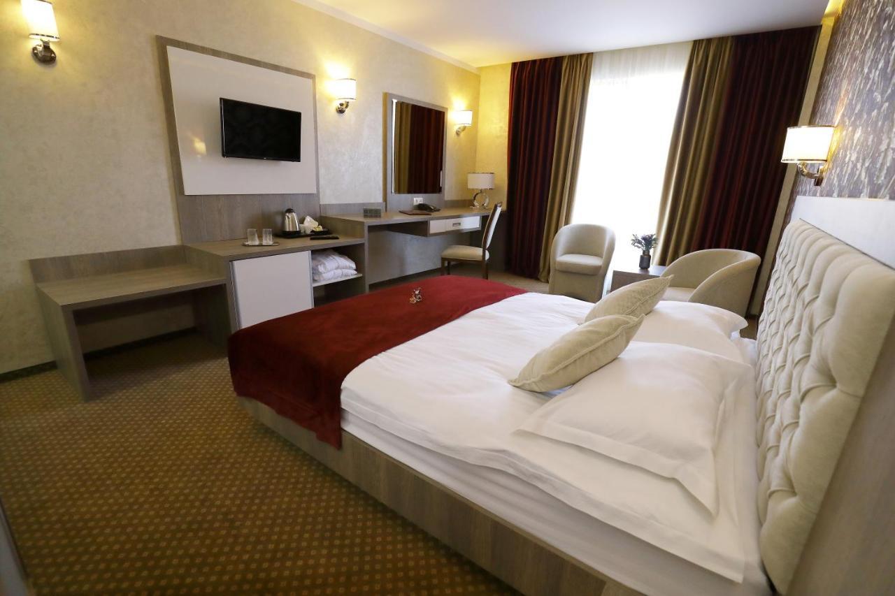 Meliss Events Hotell Craiova Exteriör bild