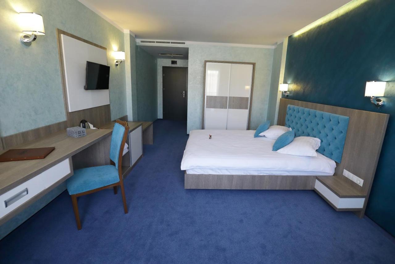 Meliss Events Hotell Craiova Exteriör bild