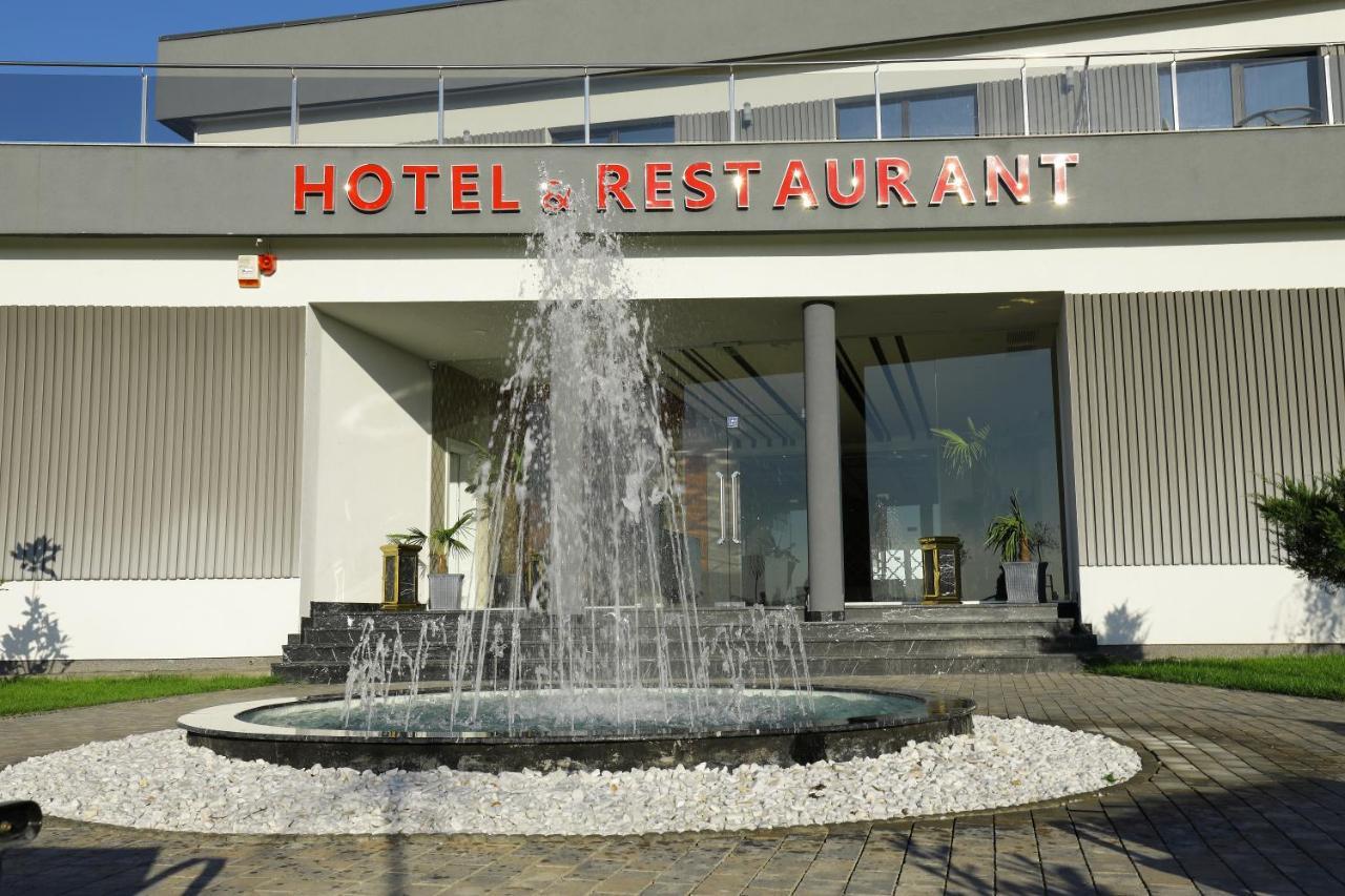 Meliss Events Hotell Craiova Exteriör bild