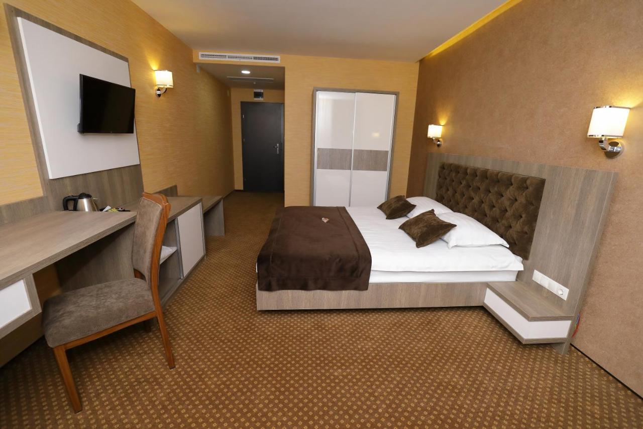 Meliss Events Hotell Craiova Exteriör bild