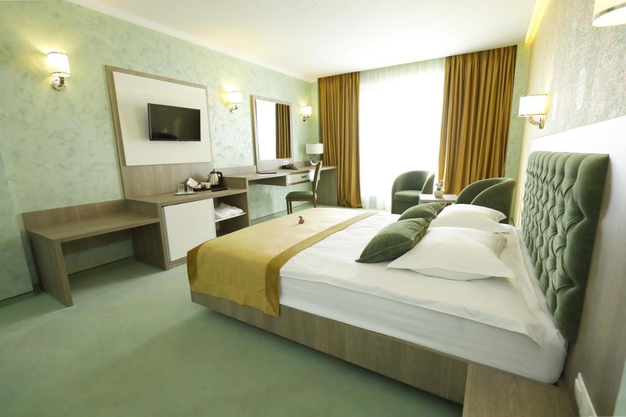 Meliss Events Hotell Craiova Exteriör bild