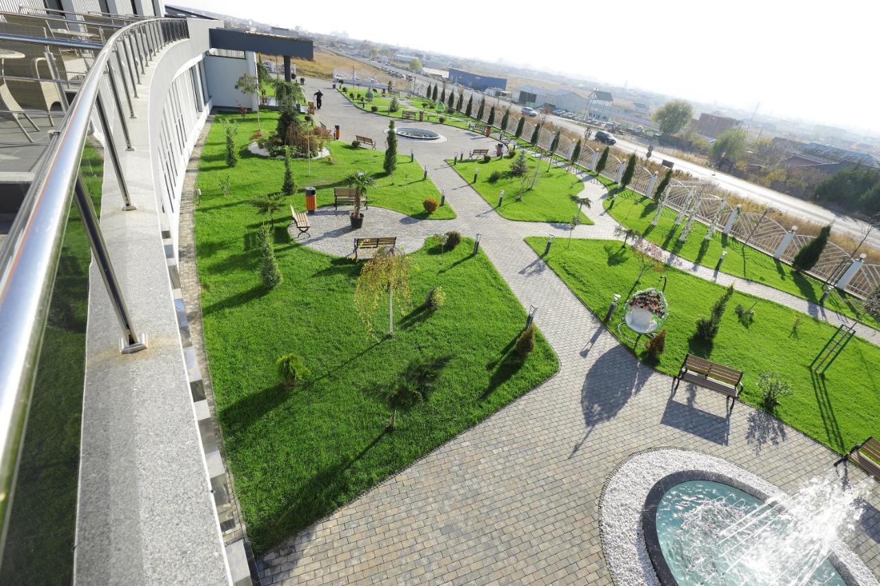 Meliss Events Hotell Craiova Exteriör bild