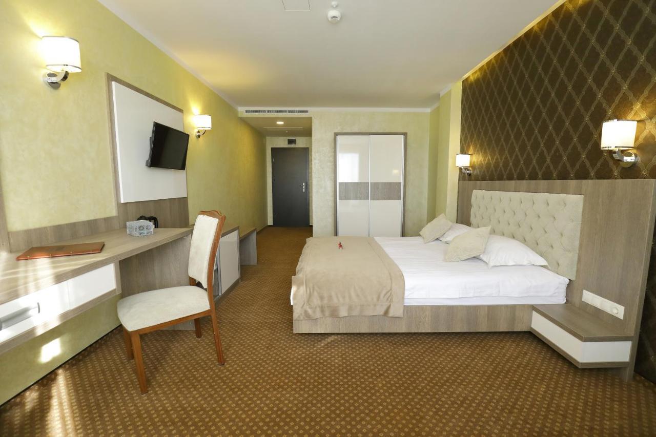 Meliss Events Hotell Craiova Exteriör bild