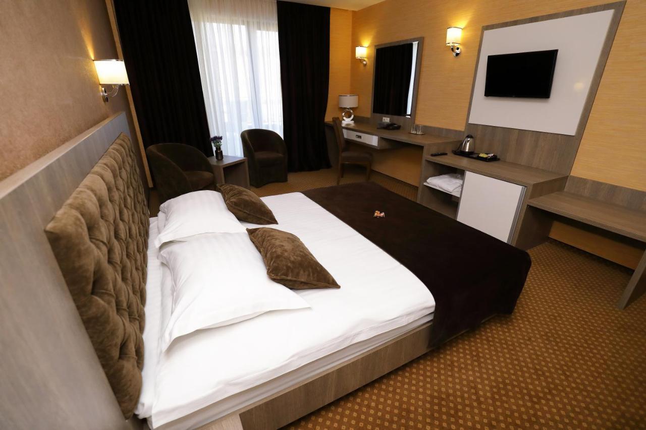 Meliss Events Hotell Craiova Exteriör bild