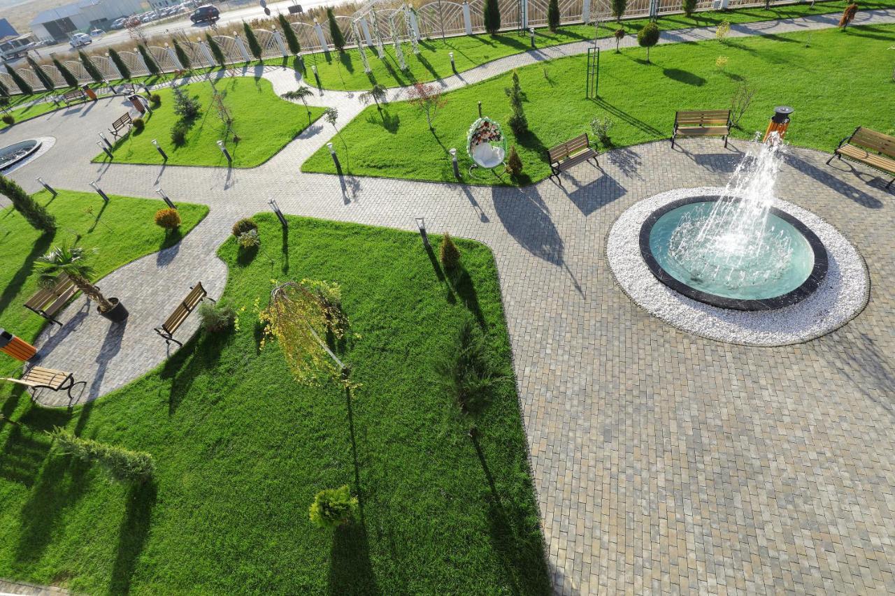 Meliss Events Hotell Craiova Exteriör bild